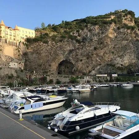 Acquamarine Amalfi Coast Alojamento de Acomodação e Pequeno-almoço Maiori